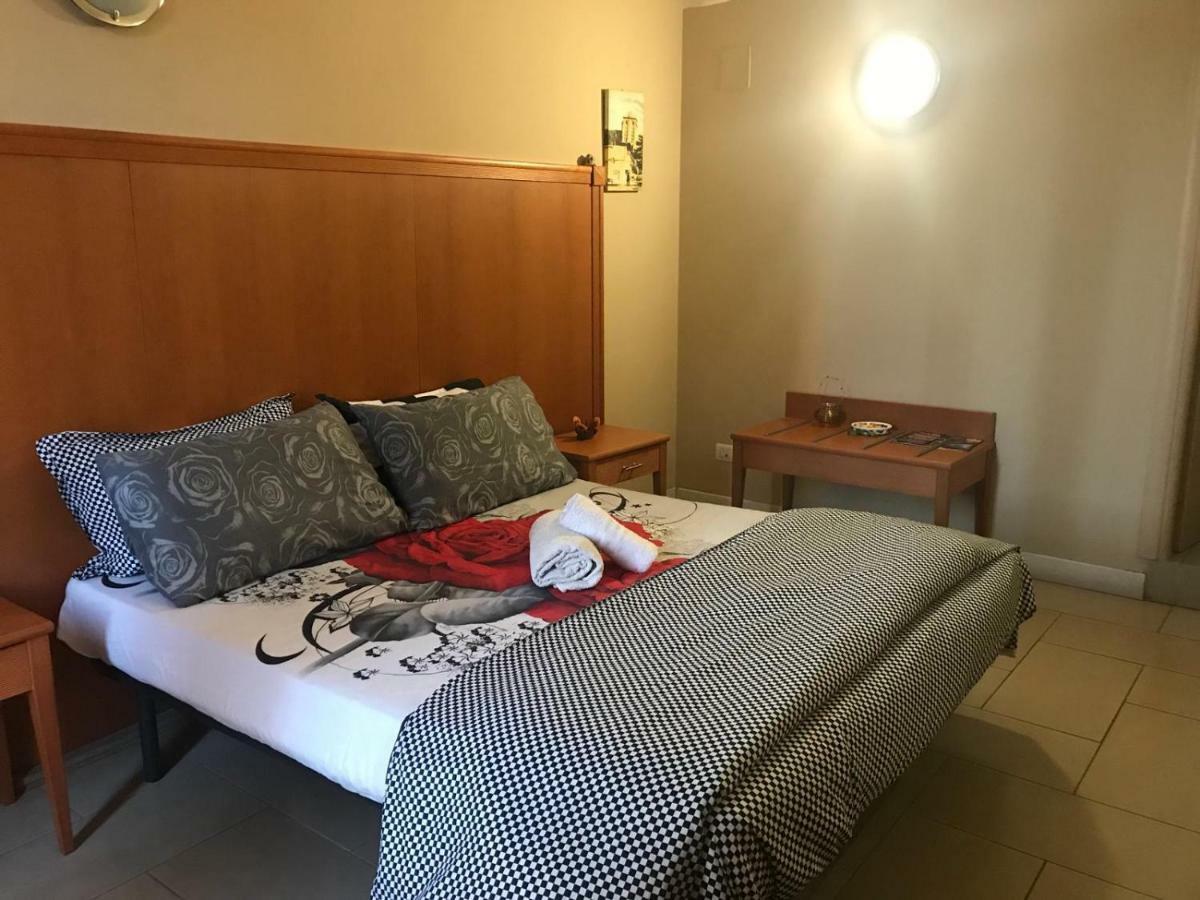 Bastiano'S Rooms Catania Luaran gambar